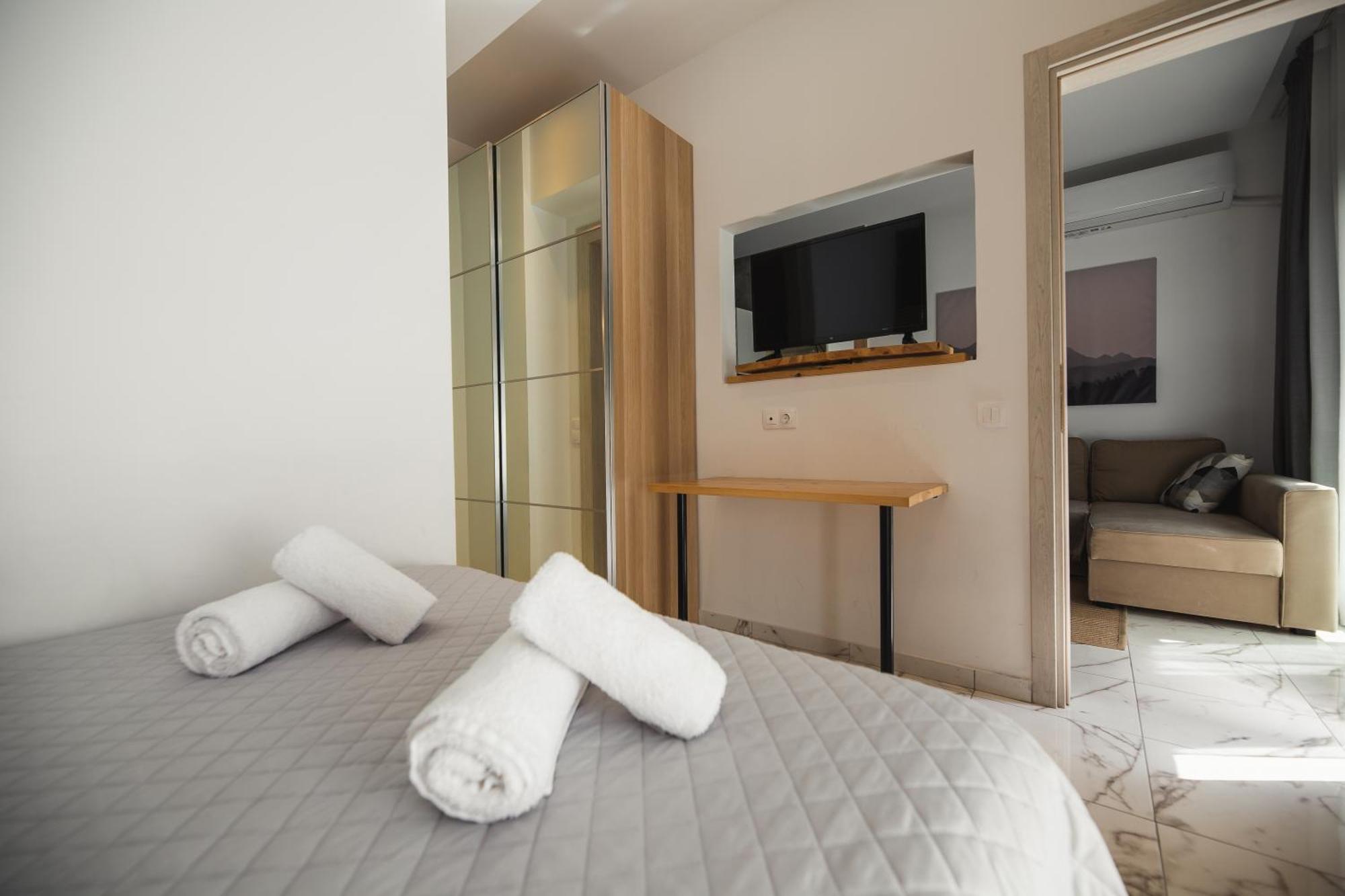Luxury Apartment In The Center Of Ioannina City Екстер'єр фото